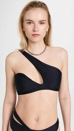 Wholesale 💯 Devon Windsor Wanda Top Black 🎉