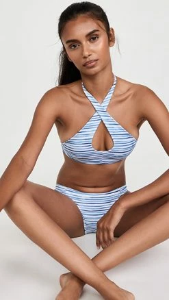 Brand new 👍 Joues De Sable Swim Sophia Crisscross Halter 👙 Bikini Top Blue Ribbon 😀
